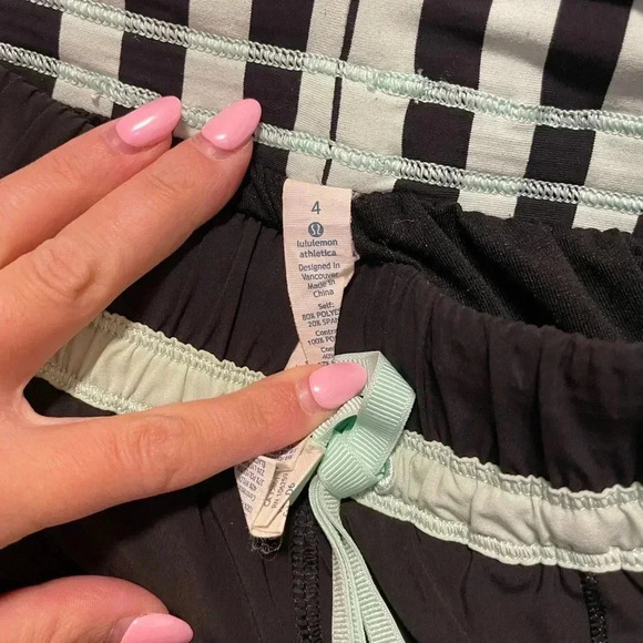 Size 4 Lululemon run bandit  track pants - Picture 5 of 5